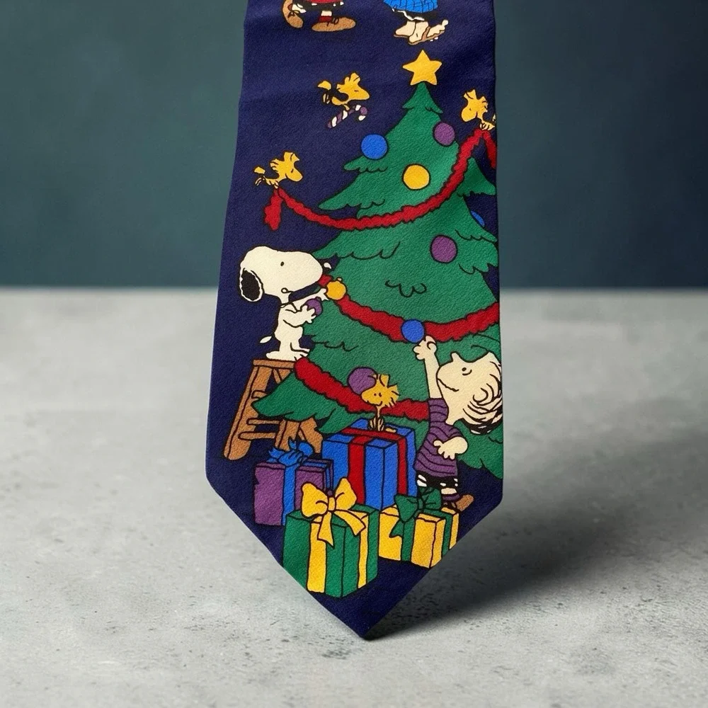 Vintage Peanuts Charlie Brown Snoopy Necktie Navy Holiday Tree Woodstock Retro